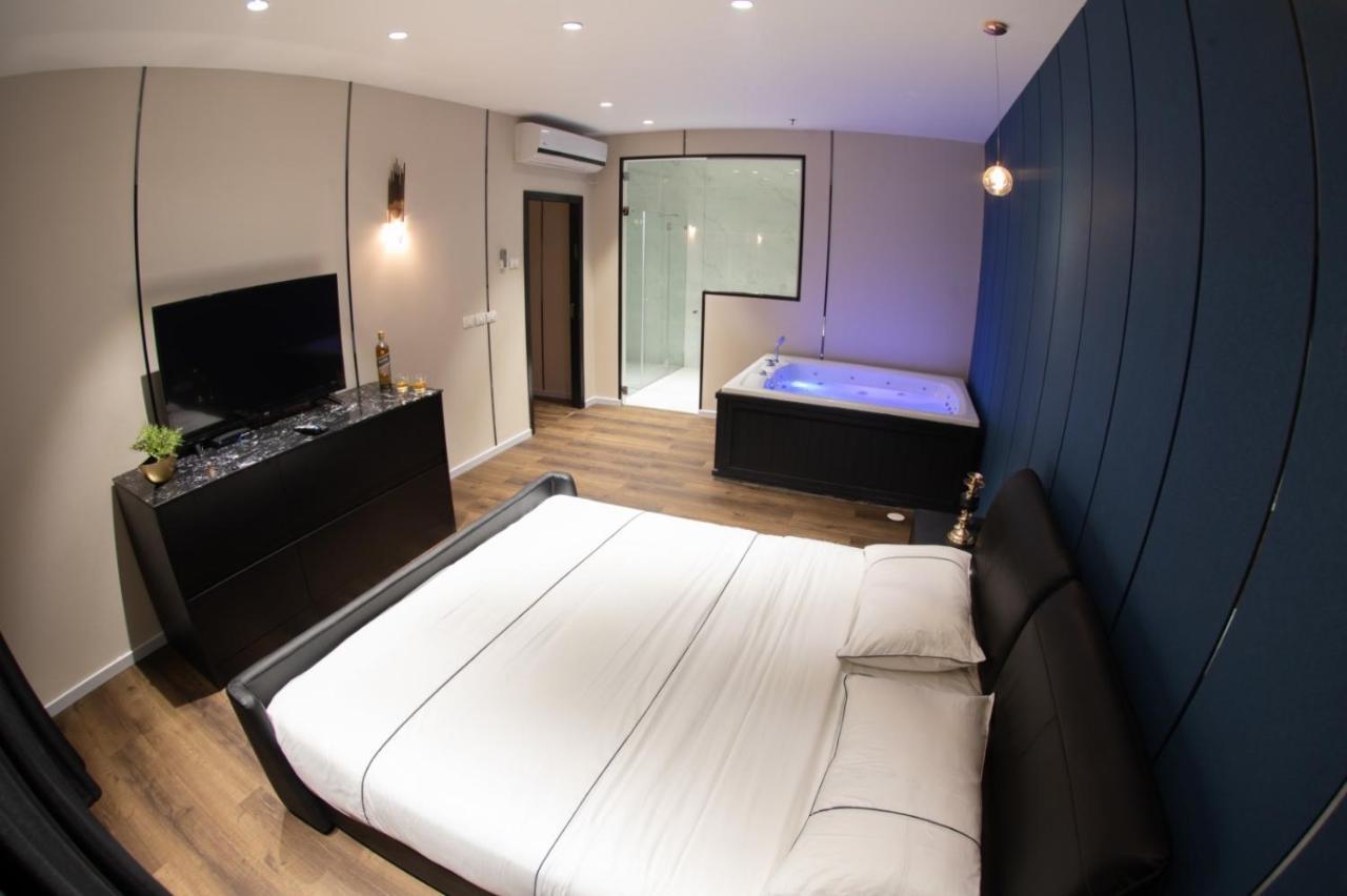 Royal Hotel Rishon Leziyyon Exterior photo